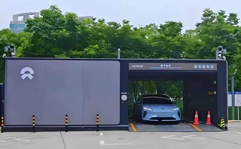  新能源汽车补能技术加速迭代，闪充与换电并行推进。 汽车科技