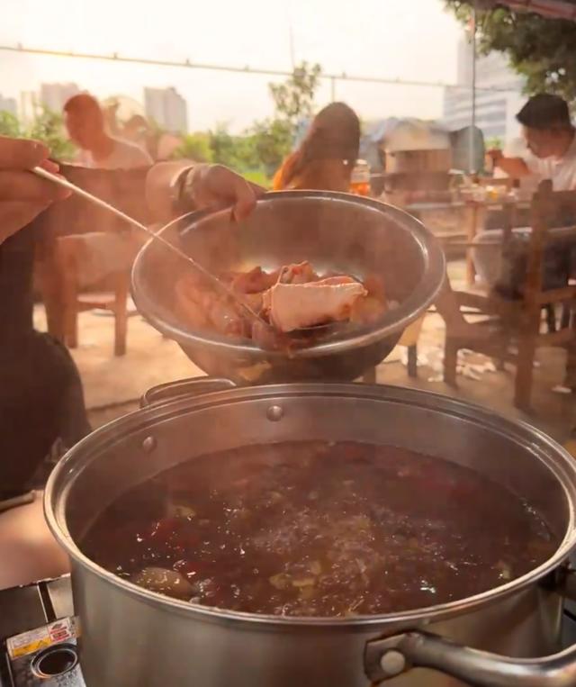  流量时代的供需错配：顺德鸡煲事件的技术复盘与系统性思考 企业服务