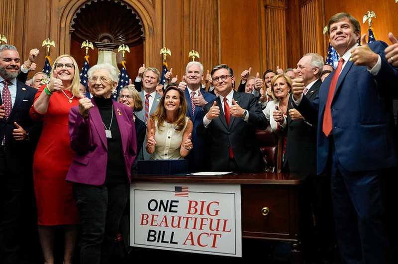  【深度剖析】从美债39万亿到衰退预警：特朗普关税政策的经济学死循环 股票财经