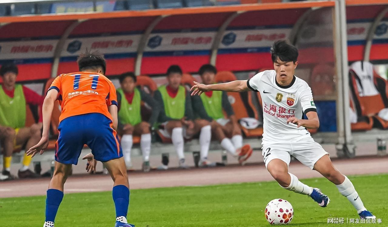  【战术复盘】残阵海港1-1逼平泰山的深层逻辑：穆斯卡特的进攻哲学如何以弱胜强 体育新闻
