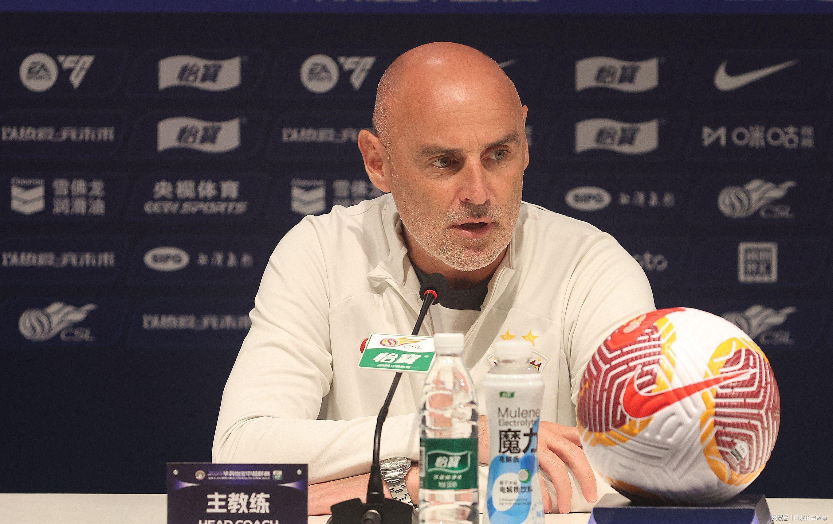  【战术复盘】残阵海港1-1逼平泰山的深层逻辑：穆斯卡特的进攻哲学如何以弱胜强 体育新闻