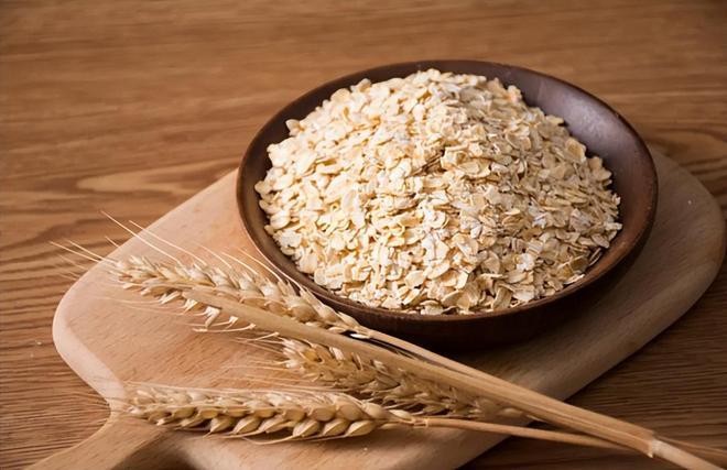  从颈动脉斑块70%狭窄到指标正常：燕麦β-葡聚糖的代谢调控机制深度解析 健康养生