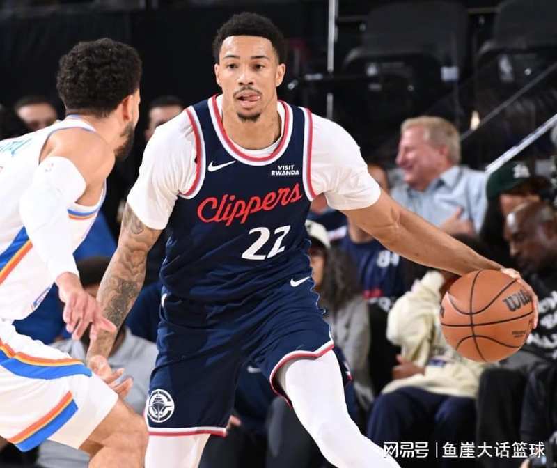 独木难支的坚守:伦纳德用56场20+诠释NBA的孤独美学 体育新闻