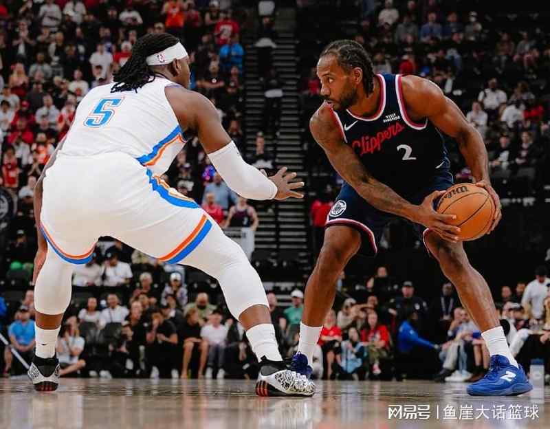 独木难支的坚守:伦纳德用56场20+诠释NBA的孤独美学 体育新闻