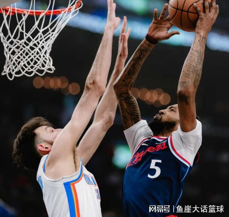 独木难支的坚守:伦纳德用56场20+诠释NBA的孤独美学 体育新闻